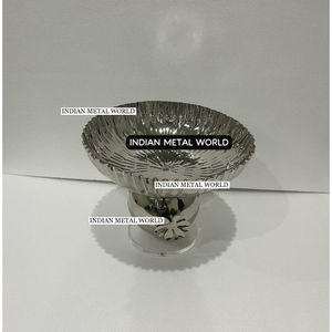 Bol à chocolat décoratif moderne et écologique Bol à chocolat en métal argenté de qualité supérieure, parfait pour servir des desserts sucrés - Product Image 5