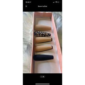 Unghie Finte Opache Effetto Leopardo Alla Moda e Eleganti - Product Image 1