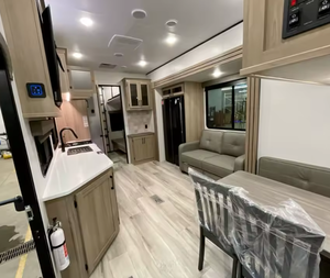 2025 2024 2026 Keystones C-o-l-e-m-a-n L-e-g-a-c-y 3000L-O-F-T Rvs Camper Motorhomes Travel Trailer - Product Image 2