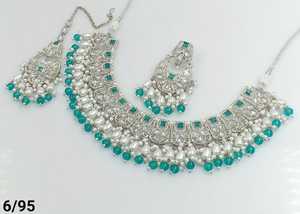 Último collar de gargantilla de fantasía de anuncio sin cortar Chapado en plata antiguo a la moda con juego de pendientes de mangtikka y conjunto de joyería para mujer - Product Image 2