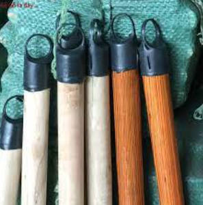 Manche de balai en bois d'eucalyptus de haute qualité avec revêtement en PVC imitation bois - Product Image 3