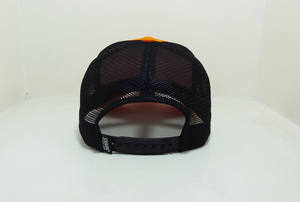 Casquette de camionneur personnalisée Casquette de camionneur en maille orange respirante, usage quotidien structuré à 6 panneaux pour adultes, fabriquée au Vietnam usine - Product Image 4