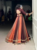 Look élégant Collection Premium Nouvelle variété Exclusive Incroyable Couleur Pure Rayon Gamthi Travail Lehenga Choli