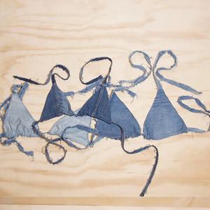 Soutien-gorge sexy style français pour femmes à poitrines généreuses, coupe standard, maintien moyen, dos nu, en dentelle, demi-coupe 3D - Product Image 1