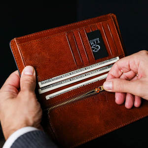 Cartera Bifold de Cuero para Hombre, Hecha con el Mejor Material, de un Solo Color, Impermeable, Ligera - Product Image 1