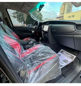 Fortuner Híbrido SUV 2024 USADO EN EXCELENTES CONDICIONES con Caja de Cambios Automática, Volante a la Izquierda, Interior de Cuero, Neumáticos R17 - Product Image 2