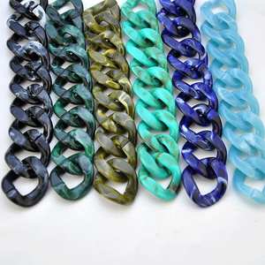 Chaîne en résine acrylique faite à la main Tenture murale Design lié unique Article décoratif pour la décoration de chambre moderne et l'approvisionnement en vrac - Product Image 6