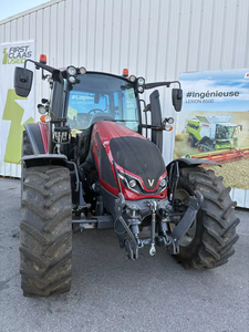 Tracteur d'occasion Valtra G135 à bon prix, 180 CV, 4x4, transmission par engrenages, tracteur à roues avec boîte de vitesses, machines et équipements agricoles - Product Image 6