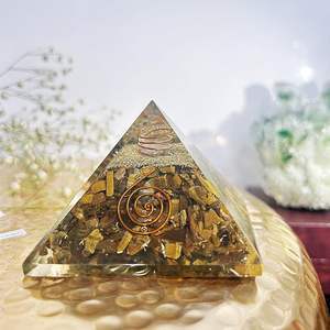 Piedra preciosa de ojo de tigre Pirámide de orgonita hecha a mano, piedra semipreciosa artesanal para decoración del hogar, piedra de energía Feng Shui de meditación Reiki - Product Image 1