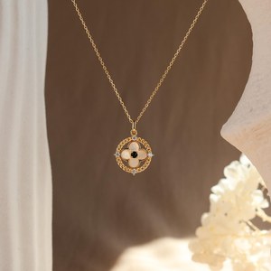 Collar de perlas de jadeíta real con colgante de trébol, colgantes y dijes finos chapados en oro de 14K, regalo de aniversario de cumpleaños para ella - Product Image 4