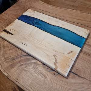 Planche à découper ronde en bois et résine multicolores, épaisseur 1,5 cm, durable, facile à nettoyer, Craft Valley - Product Image 3