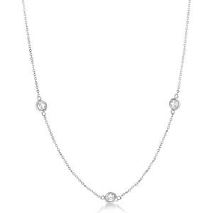 สร้อยคอทองคำขาว 14K ประดับเพชร 3 เม็ด ทรงกลม 0.75 กะรัต - Product Image 3