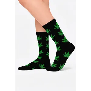 Calcetines Deportivos Transpirables Negros Mari con Diseño de Hojas para Uso Diario - Product Image 2