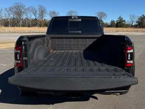 RAM 3500 Limited Mega Cab DRW 4WD 2024 Negro Brillante, Usada, Diésel, Automática, Volante a la Izquierda, Techo Solar, Asientos de Cuero, Paquete Tecnológico - Product Image 4