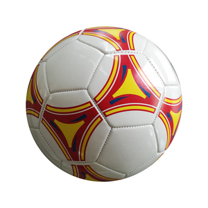 Ballon de football Omika Sports avec logo personnalisé en cuir collé thermique durable prix de gros - Product Image 5