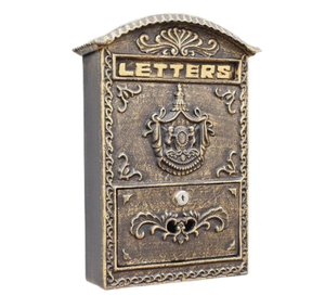 Buzón de diseño grabado con acabado antiguo Buzón de correos hecho de metal de alta calidad Buzón de cantidad a granel para usos al aire libre - Product Image 5