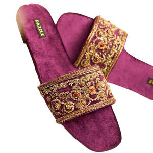 Tendance de la mode féminine, tongs imprimées antidérapantes avec semelle extérieure en cuir véritable et doublure en velours, toutes saisons - Product Image 1