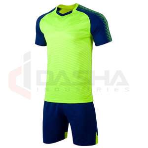 Conjunto de Uniforme de Fútbol Unisex, Transpirable, de Secado Rápido, 100% Poliéster, Colores Personalizados, Impresión Digital para Adultos, OEM al por Mayor - Product Image 3