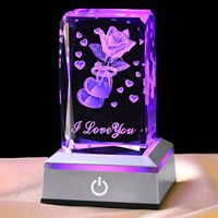 Cadeau de Noël et de la Saint-Valentin, base LED en cristal K9 3D avec gravure laser, cube transparent, trophée d'entreprise