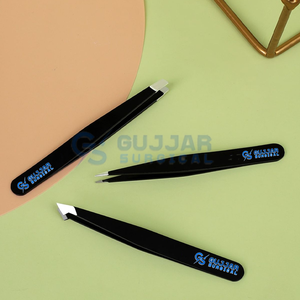 Pinzas aptas para viajes que caben en cualquier bolsa sin dejar de ofrecer una potencia de aseo de alta precisión - Product Image 3