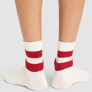 Chaussettes de tennis personnalisées avec logo, séchage rapide et respirantes, pour la vente en gros - Product Image 4