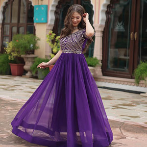 Dernier Designer Femmes Formelle Prom Beach Kurti Faux Blooming avec Broderie Zari Sequins-travail Chinon - Product Image 1