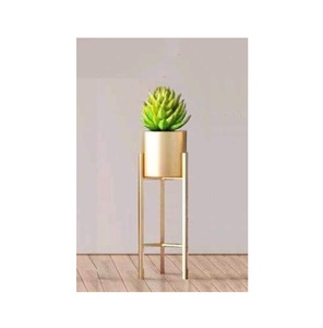 Macetas de metal de pieza antigua dorada Fabricante y proveedor decorativo para el hogar Maceta hecha a mano de nuevo diseño al por mayor - Product Image 1