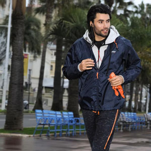 แจ็กเก็ตกันฝนสำหรับผู้ชายเสื้อกันลมกันน้ำทำจากโพลีเอสเตอร์เครื่องแต่งกายแนวสตรีทแบบกำหนดเอง - Product Image 1
