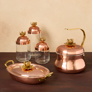 Olla de agua de cobre martillado a mano con mango de latón y tapa de loto Jarra de estilo indio tradicional para servir o decorar - Product Image 3