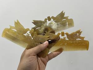 Peigne en corne fabriqué à la main du Vietnam Peigne antistatique pour soins capillaires Barbe Toilettage Utilisation en vrac - Product Image 6