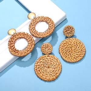 Pendientes colgantes tejidos de ratán de mimbre bohemio, joyería llamativa hecha a mano para mujeres y niñas - Product Image 3