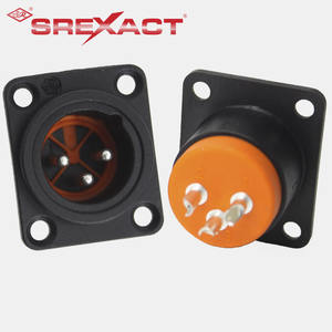 Conector XLR de 3 pines de montaje en chasis macho de nuevo producto con contactos de latón y carcasa de nailon - Product Image 4