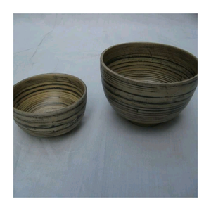 Bol en bambou fait à la main avec un motif en bois élégant, une finition lisse et durable, parfait pour les collations, les salades ou les repas. - Product Image 6