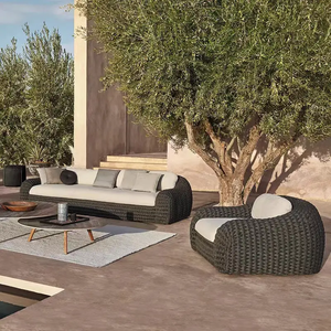 Détendez-vous dans des chaises et des canapés d'extérieur de style conçus pour un confort inégalé dans votre jardin - Product Image 5