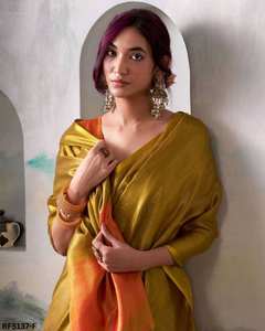 Encantador sari de seda dorada para mujer, 5.5 metros de largo, blusa de 0.8 metros de largo, borde en contraste verde oliva, festivo - Product Image 3