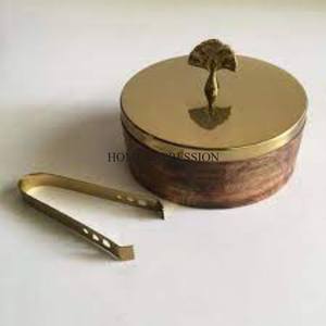 Maison Et Hôtels Table à manger Centre de table Chapati Roti Stockage et service Casseole en bois avec couvercle et base en plaqué or - Product Image 2