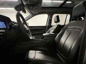 Grand Cherokee 4xe 4WD hybride 2024 d'occasion avec sièges en cuir foncé, pneus R19 et conduite à gauche - Product Image 2