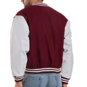 Chaquetas Universitarias de Lana y Cuero en Color Granate y Blanco con Parche de Letras y Ribete a Rayas para un Estilo Universitario - Product Image 2