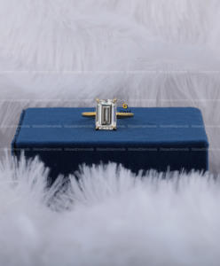 Anillo solitario de diamante cultivado en laboratorio de corte esmeralda hecho a mano, Plata de Ley 925, diseño de Halo oculto personalizado, ropa de fiesta de boda para mujer - Product Image 1