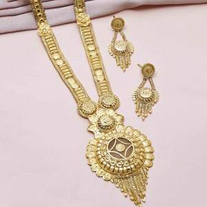 Vente en gros Formant 14K 18K 24K Ensemble de colliers longs remplis d'or, Ensemble de bijoux de mode, Ensemble de bijoux design floral en laiton plaqué or. - Product Image 2