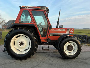 รถแทรกเตอร์มือสองพร้อมระบบพวงมาลัยเพาเวอร์แบบ PTO สำหรับการเกษตร - Product Image 3