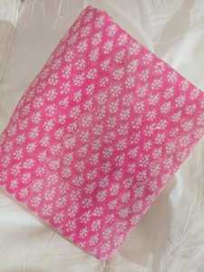 Tissu en coton imprimé à la main 100% avec des motifs indiens traditionnels Textile artisanal pour vêtements - Product Image 5