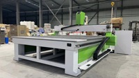 Nouveau design CNC 3d fraisage machines de gravure sur bois 1325 3 axes sculpture CNC routeur pour armoire