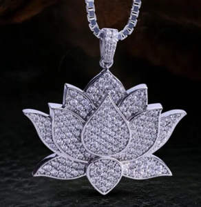 จี้รูปดอกบัว Aurickk Jewels เงินแท้ 925 ประดับโมอิสซาไนต์ ดีไซน์สั่งทำพิเศษ ชุบโรเดียม ของขวัญเครื่องประดับสุดโรแมนติก รุ่นสำหรับงานปาร์ตี้ - Product Image 2