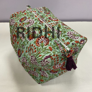 Bolsa de Algodón Reutilizable con Cierre, Color Verde Pastel, Acolchada, Multiusos, Personalizada, para Viajes, Artículos de Aseo, Cosméticos, Compras - Product Image 1