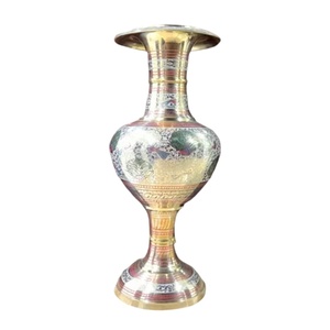 Vase à fleurs en laiton de haute qualité paon gravé multicolore avec finition polonaise pour la décoration de table et la décoration de table - Product Image 3
