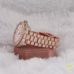 นาฬิกาข้อมือแฟชั่นสไตล์ฮิปฮอปสีขาวประดับเพชรหรูหราสำหรับผู้ชายเติบโตในห้องปฏิบัติการ - Product Image 3