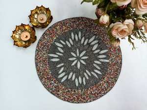 Napperon perlé Chargeur rond fait à la main pour salle à manger de luxe et décor de vacances Pièce unique perlé à la main, napperon, pendaison de crémaillère - Product Image 5