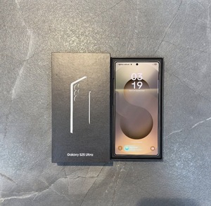 Teléfono Inteligente Samsung Galaxy S25 Ultra 100% Auténtico, Nuevo y Original, 256GB/512GB, Desbloqueado para Todo el Mundo - Product Image 1