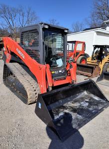 Minicargadora diésel usada Kubota SVL 95-25 con buen rendimiento de trabajo con bomba de cojinete de motor central - Product Image 6